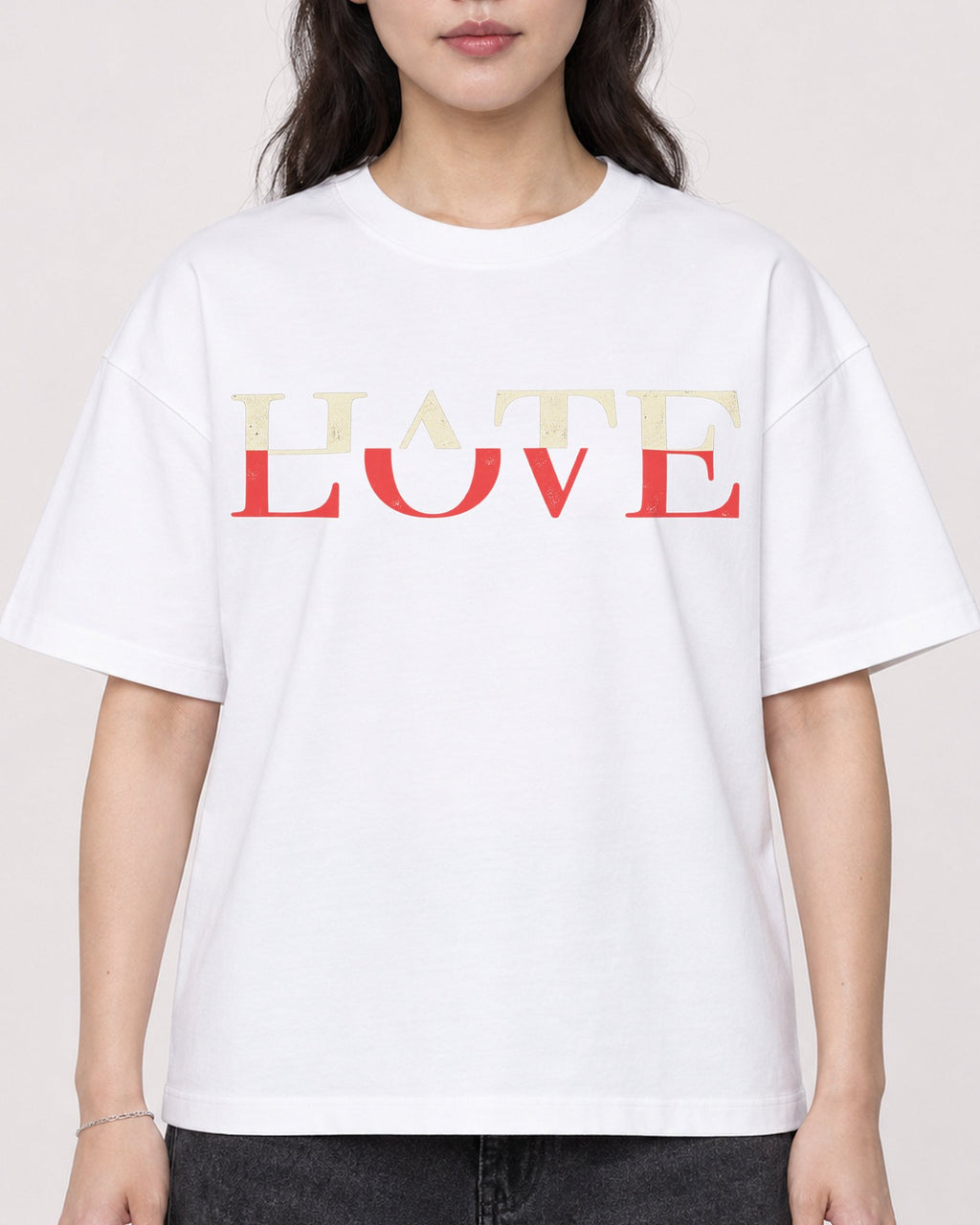 Mockup Boxy Heavyweight Tee White female close-up 03