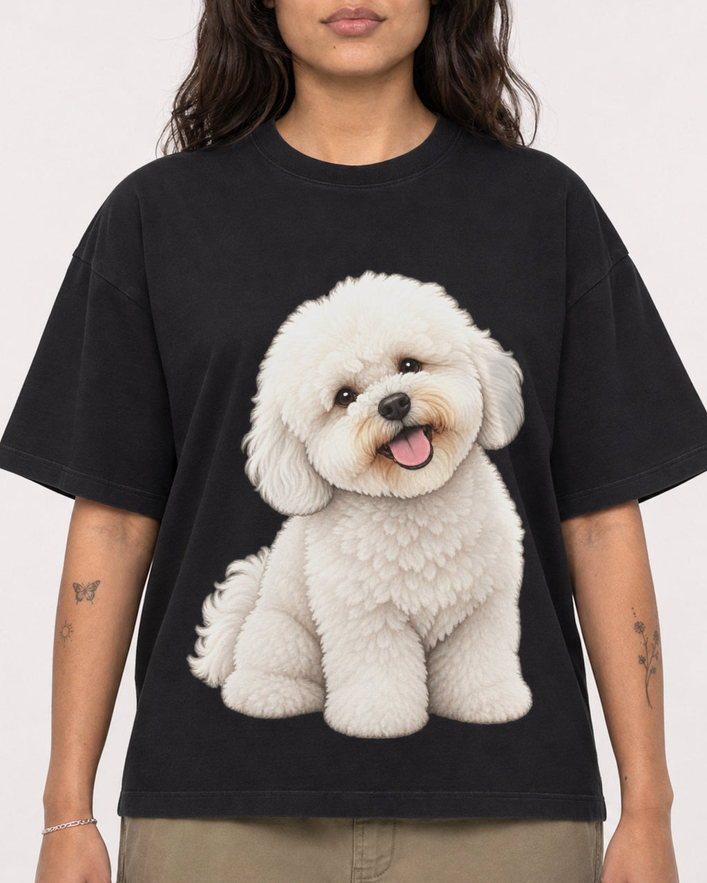 Mockup Boxy Heavyweight Tee Black female close-up 06