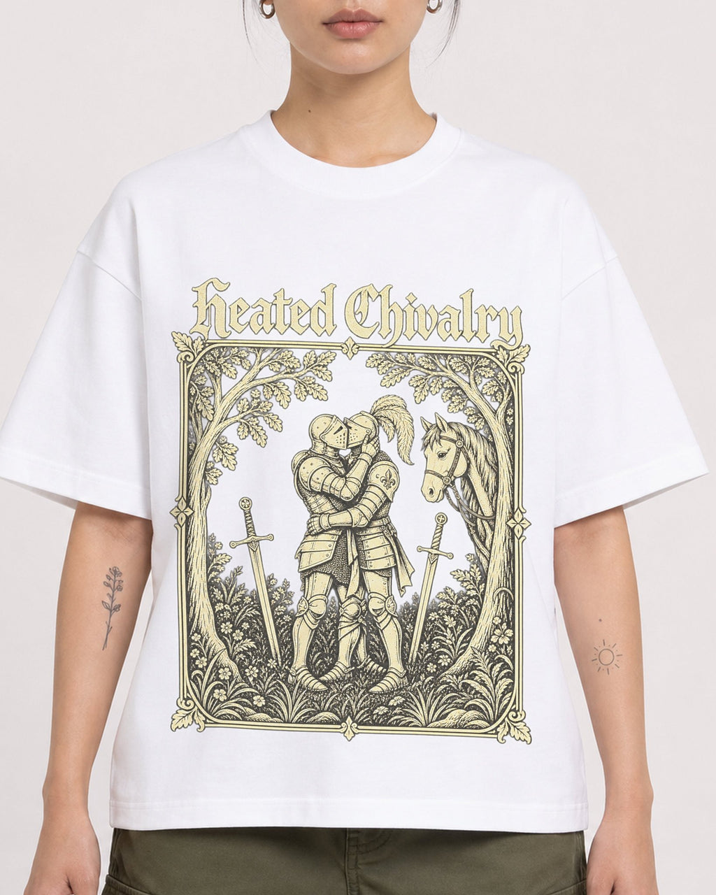 Mockup Boxy Heavyweight Tee White female close-up 12