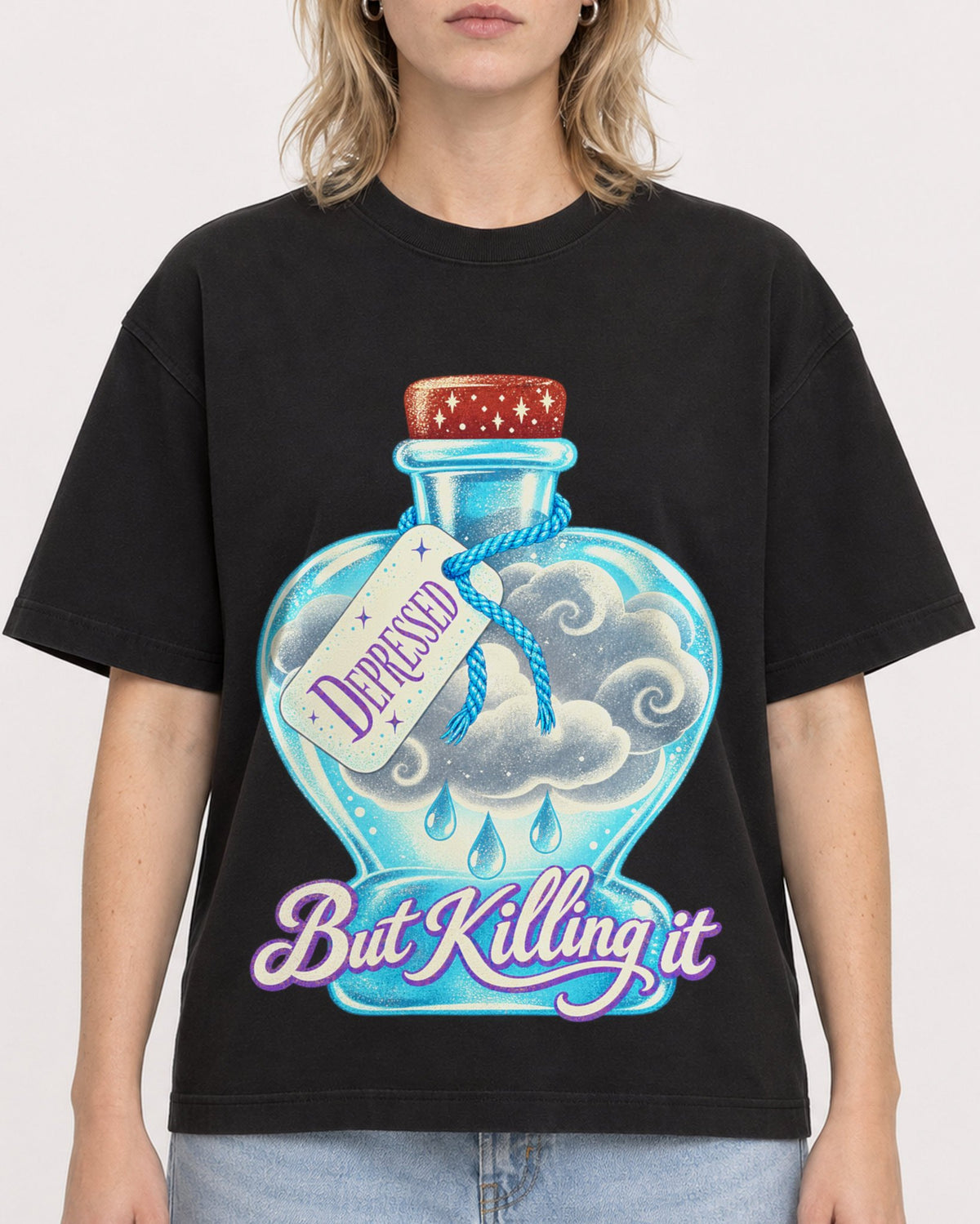 Mockup Boxy Heavyweight Tee Black female close-up 19