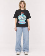 Mockup Boxy Heavyweight Tee Black female full-body 19