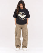 Mockup Boxy Heavyweight Tee Black female full-body 02