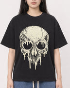 Mockup Boxy Heavyweight Tee Black female close-up 01
