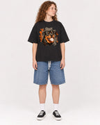 Mockup Boxy Heavyweight Tee Black female full-body 09
