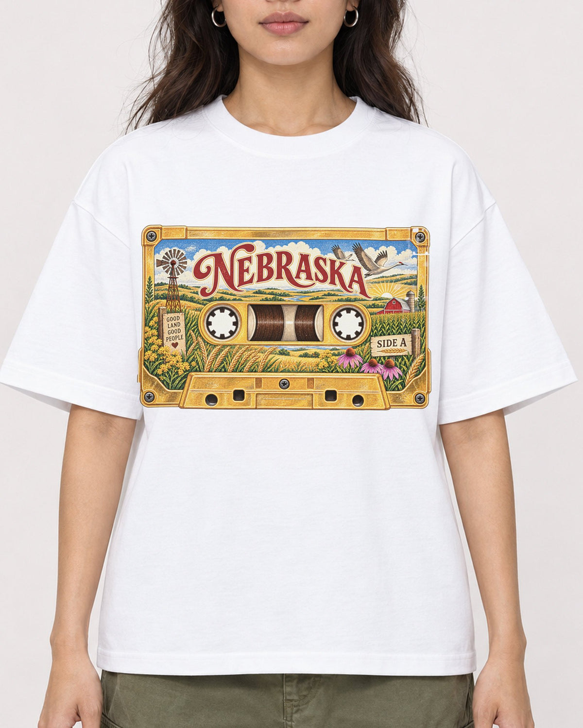 Mockup Boxy Heavyweight Tee White female close-up 02