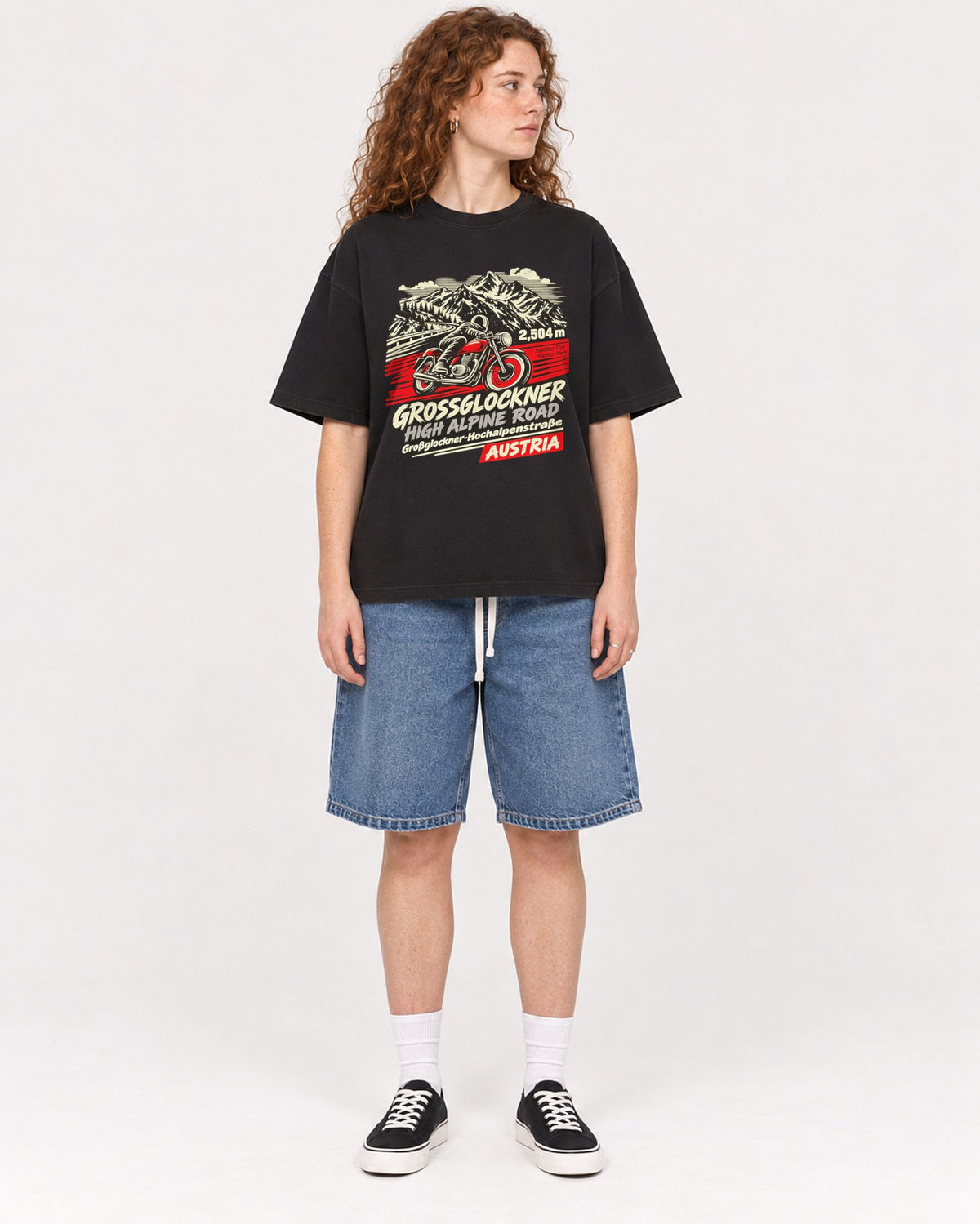 Mockup Boxy Heavyweight Tee Black female full-body 09