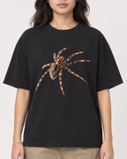 Mockup Boxy Heavyweight Tee Black female close-up 02