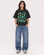 Mockup Boxy Heavyweight Tee Black female full-body 36