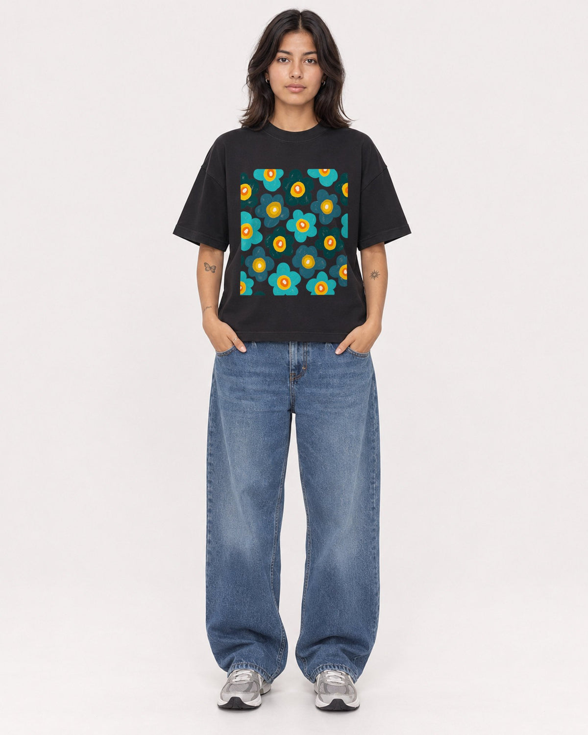Mockup Boxy Heavyweight Tee Black female full-body 36