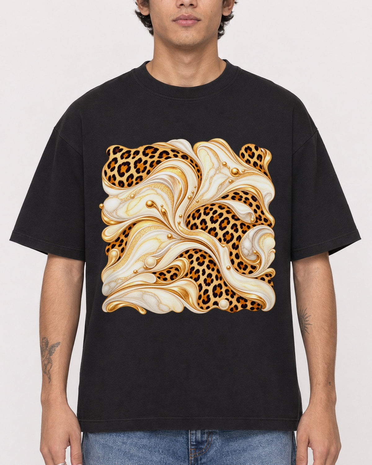 Mockup Boxy Heavyweight Tee Black male close-up 06