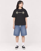 Mockup Boxy Heavyweight Tee Black female full-body 13