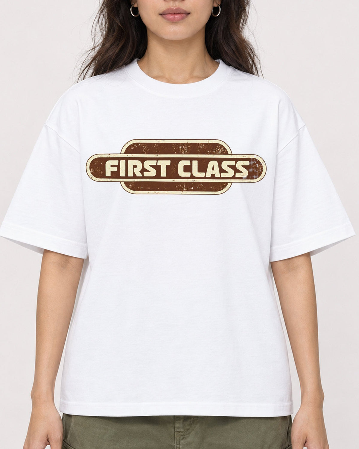 Mockup Boxy Heavyweight Tee White female close-up 02