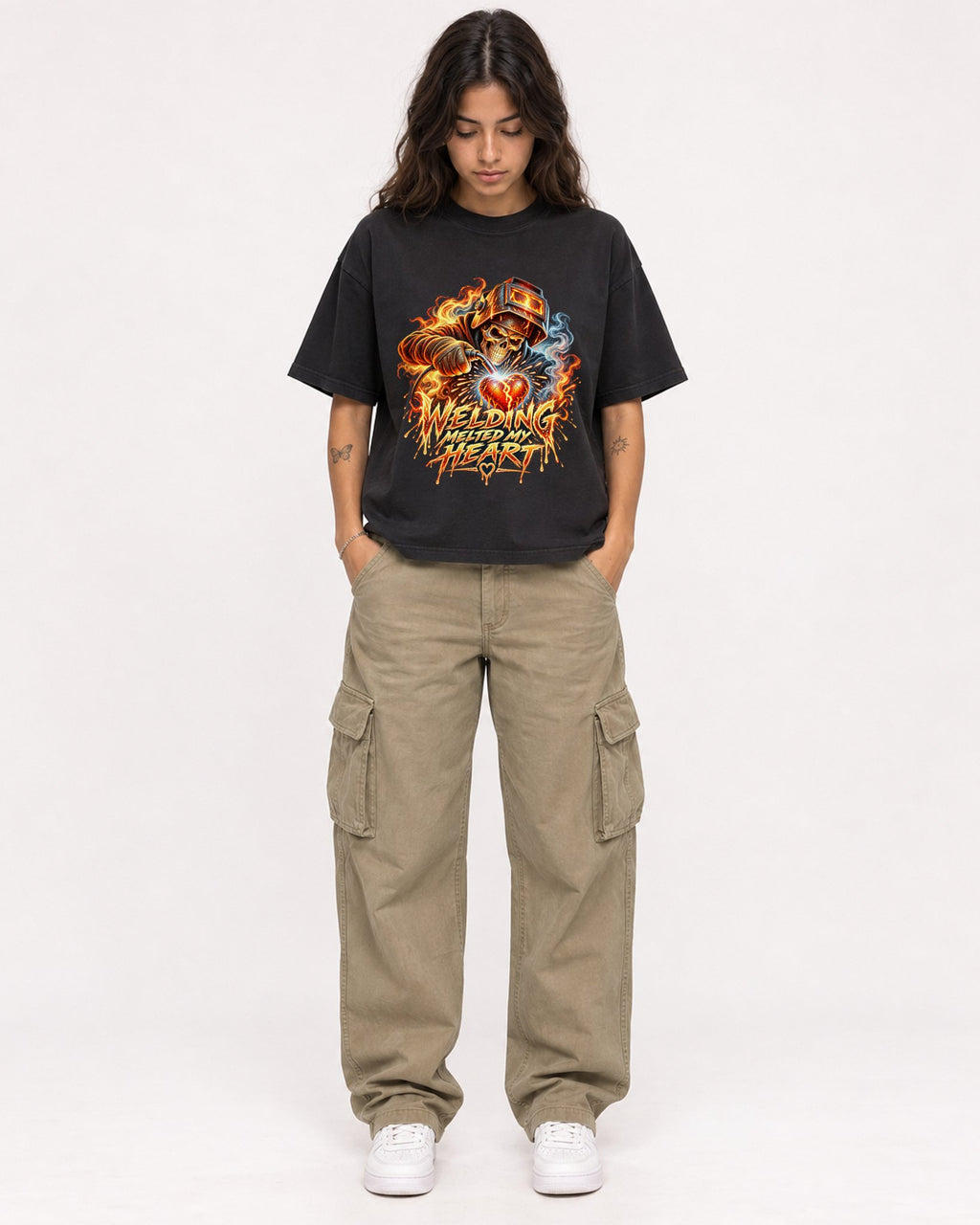 Mockup Boxy Heavyweight Tee Black female full-body 06