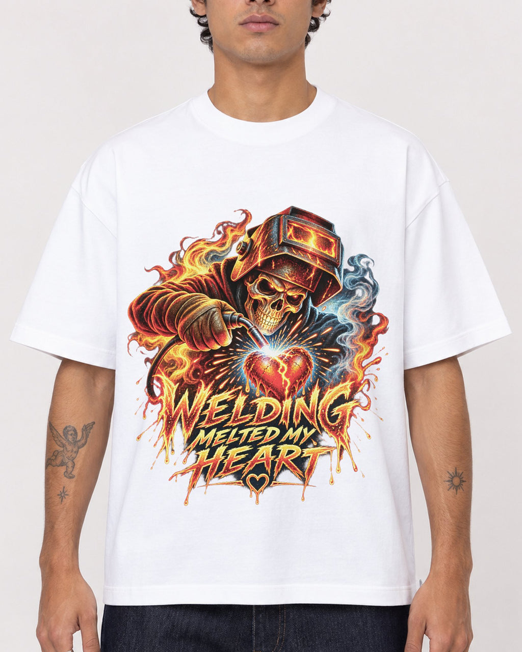 Mockup Boxy Heavyweight Tee White male close-up 06
