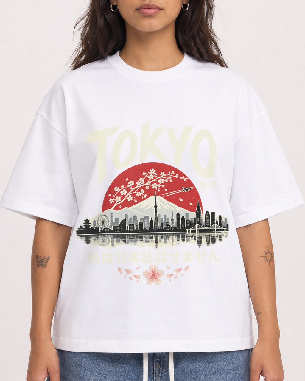 Mockup Boxy Heavyweight Tee White female close-up 06
