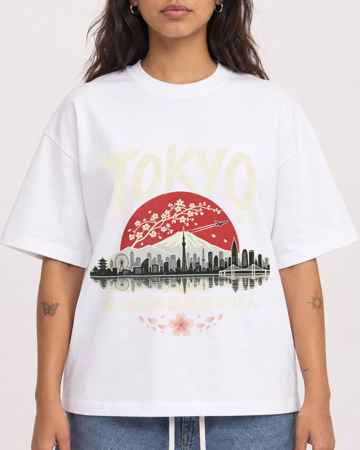 Mockup Boxy Heavyweight Tee White female close-up 06