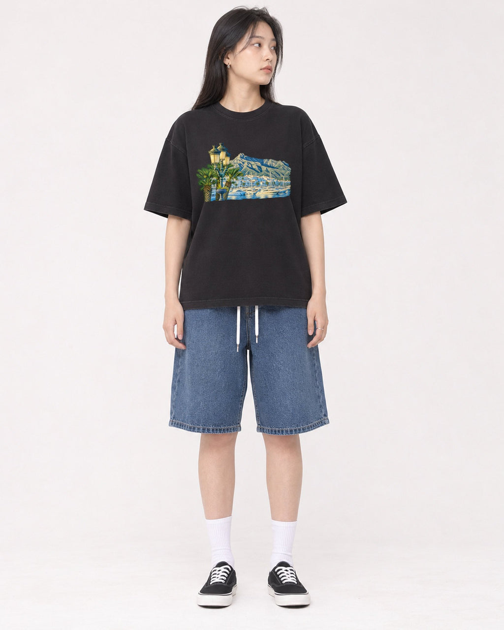 Mockup Boxy Heavyweight Tee Black female full-body 01