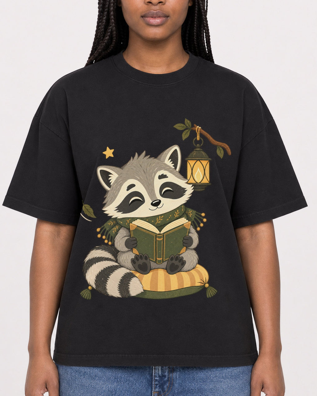 Mockup Boxy Heavyweight Tee Black female close-up 04