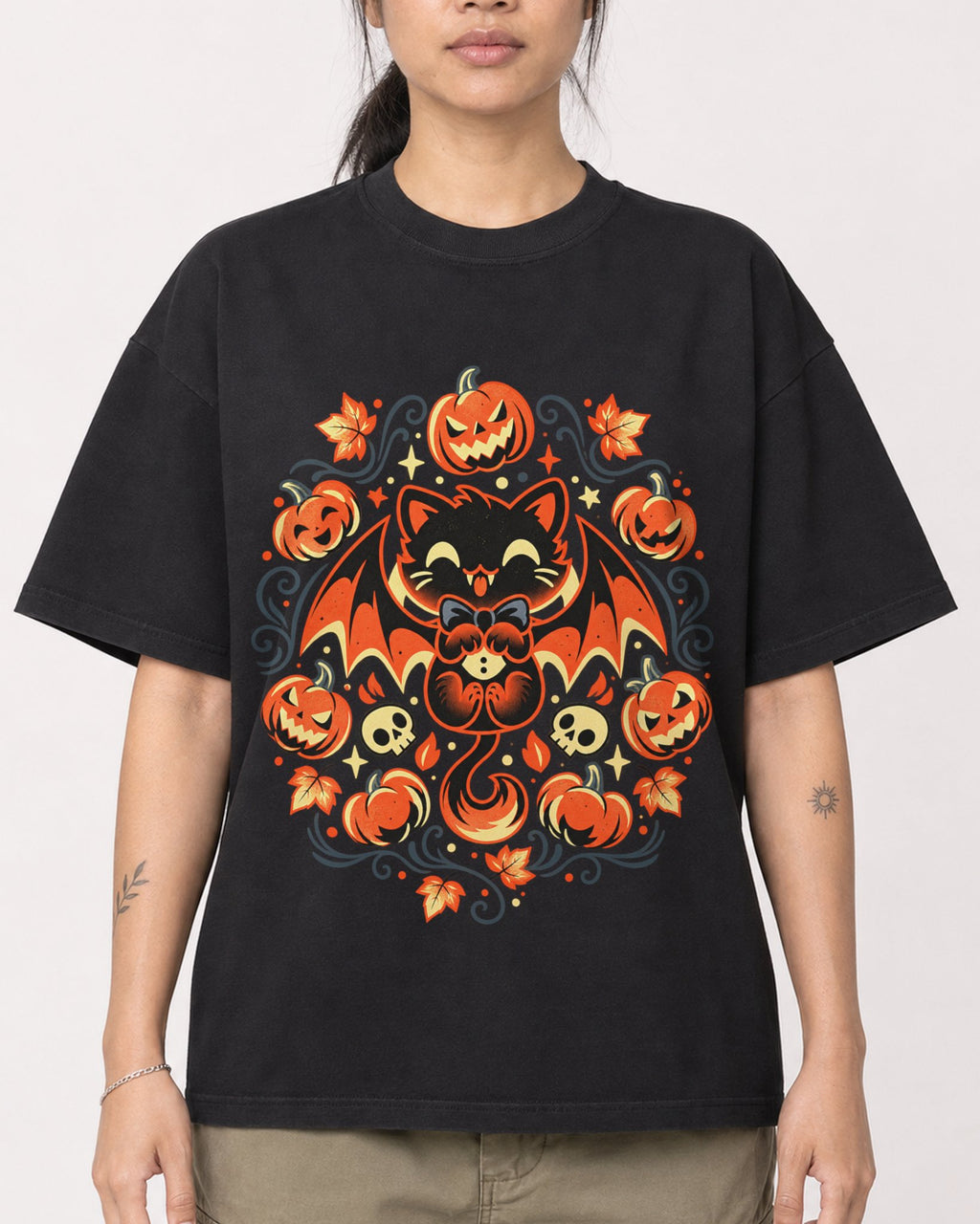 Mockup Boxy Heavyweight Tee Black female close-up 42