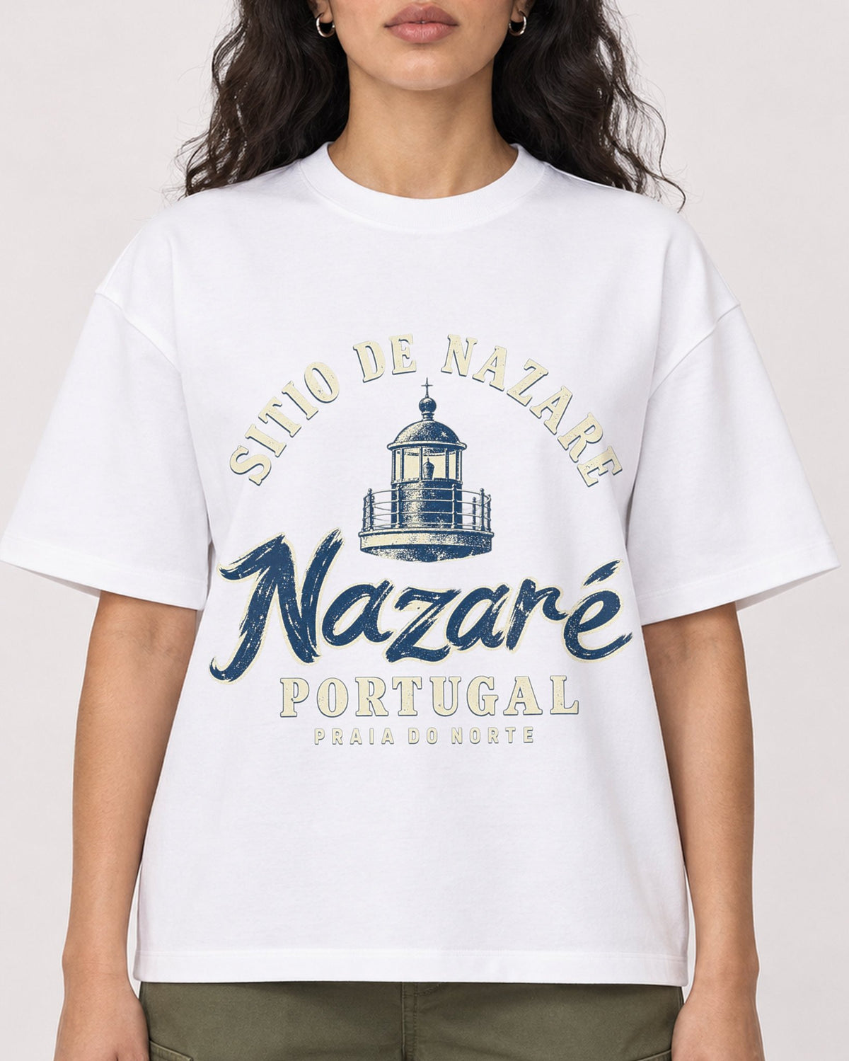 Mockup Boxy Heavyweight Tee White female close-up 07