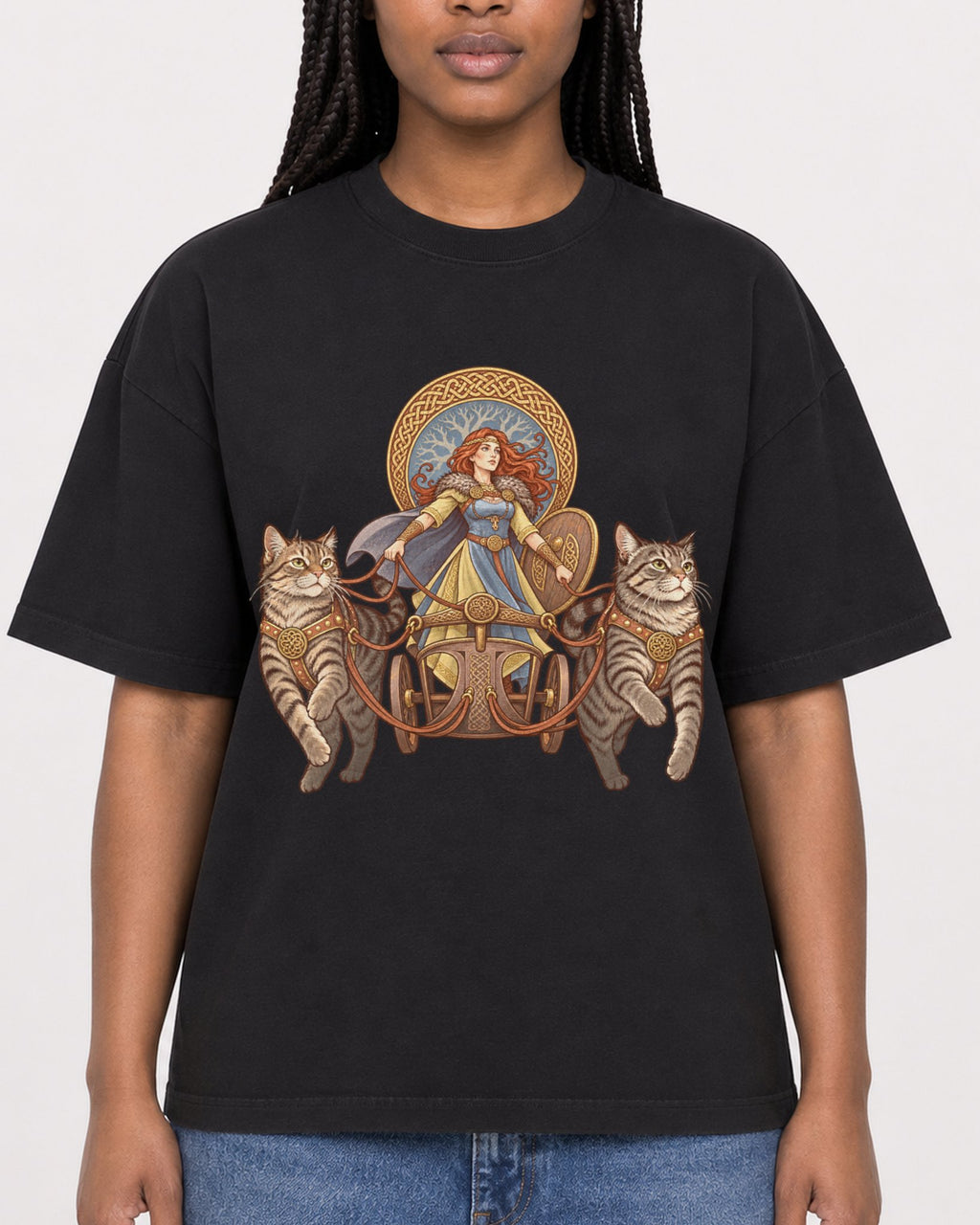 Mockup Boxy Heavyweight Tee Black female close-up 04