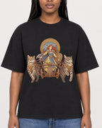 Mockup Boxy Heavyweight Tee Black female close-up 04