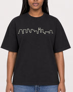 Mockup Boxy Heavyweight Tee Black female close-up 04