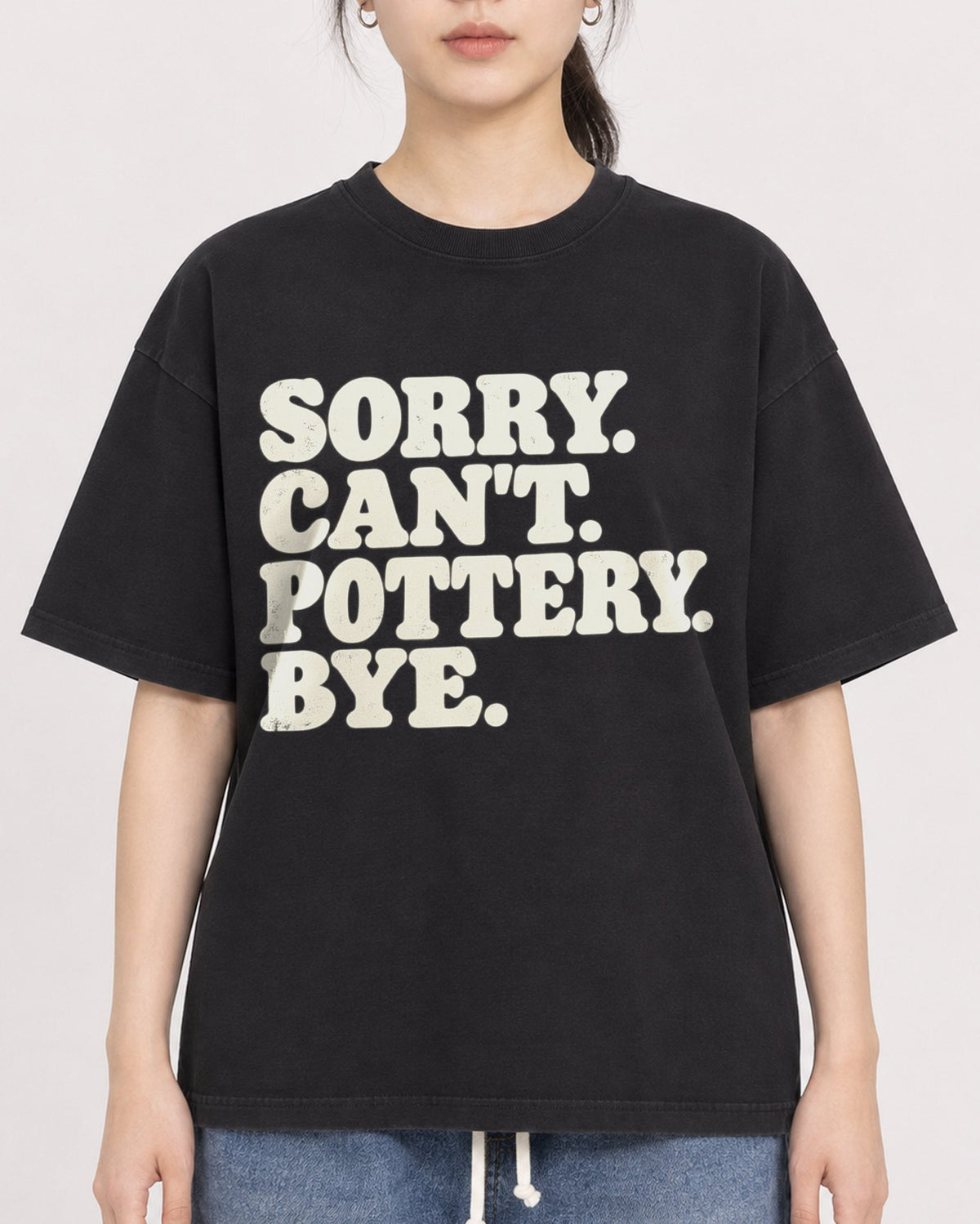 Mockup Boxy Heavyweight Tee Black female close-up 21