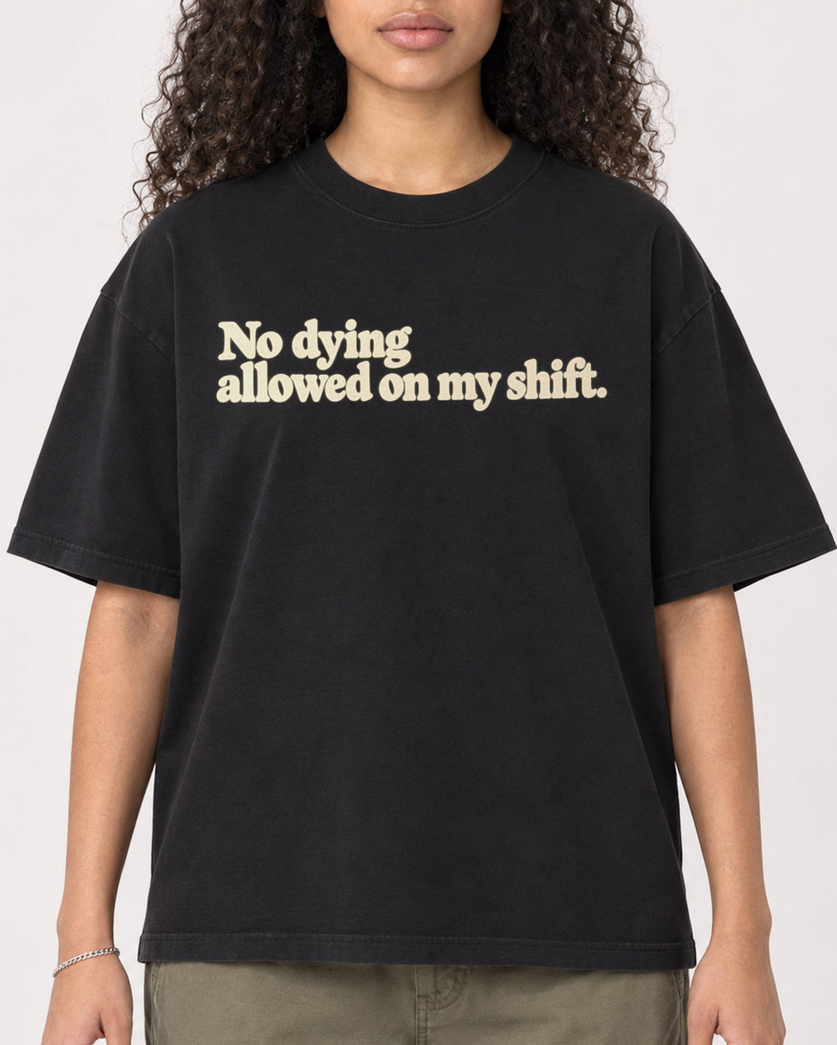 Mockup Boxy Heavyweight Tee Black female close-up 10