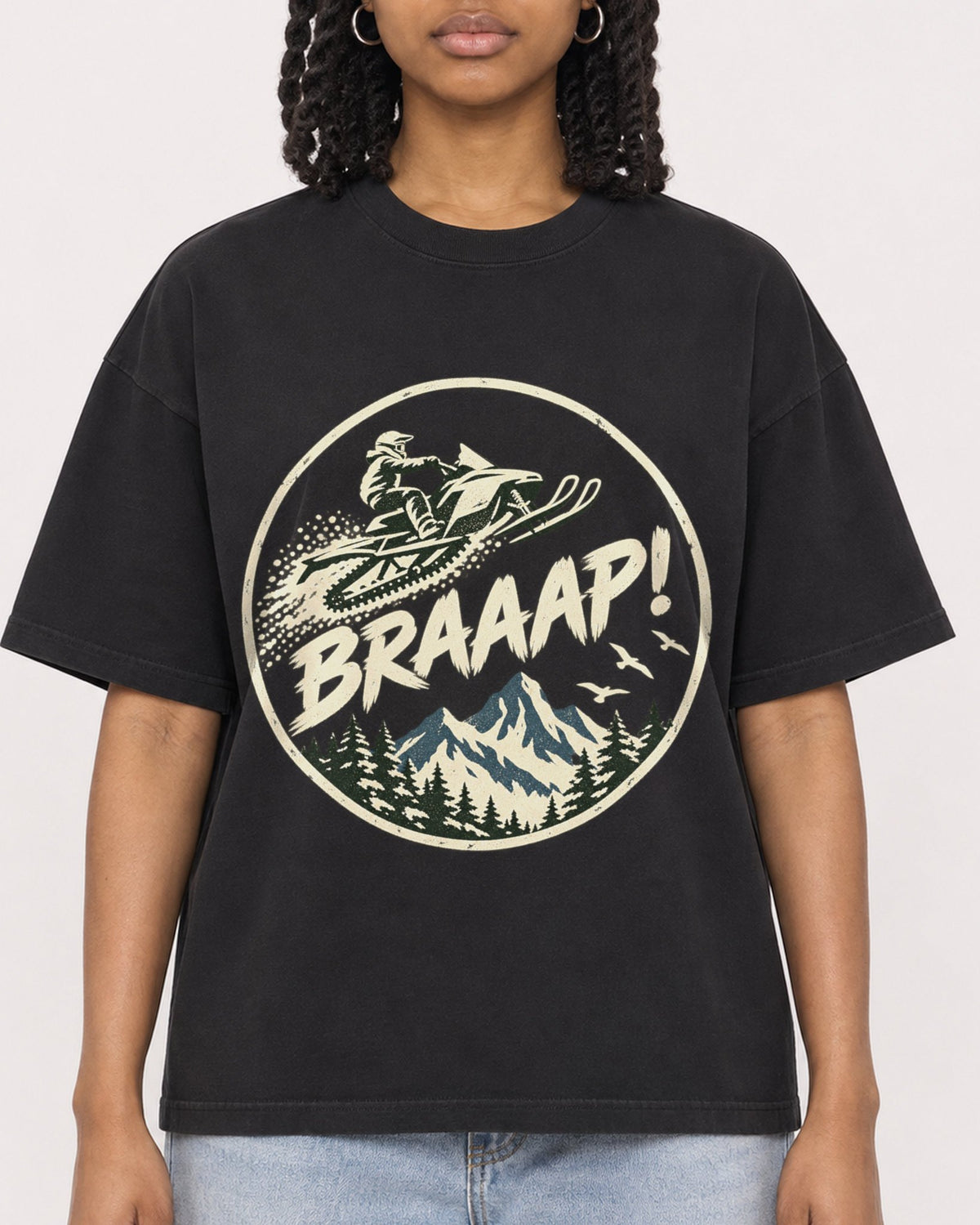 Mockup Boxy Heavyweight Tee Black female close-up 15