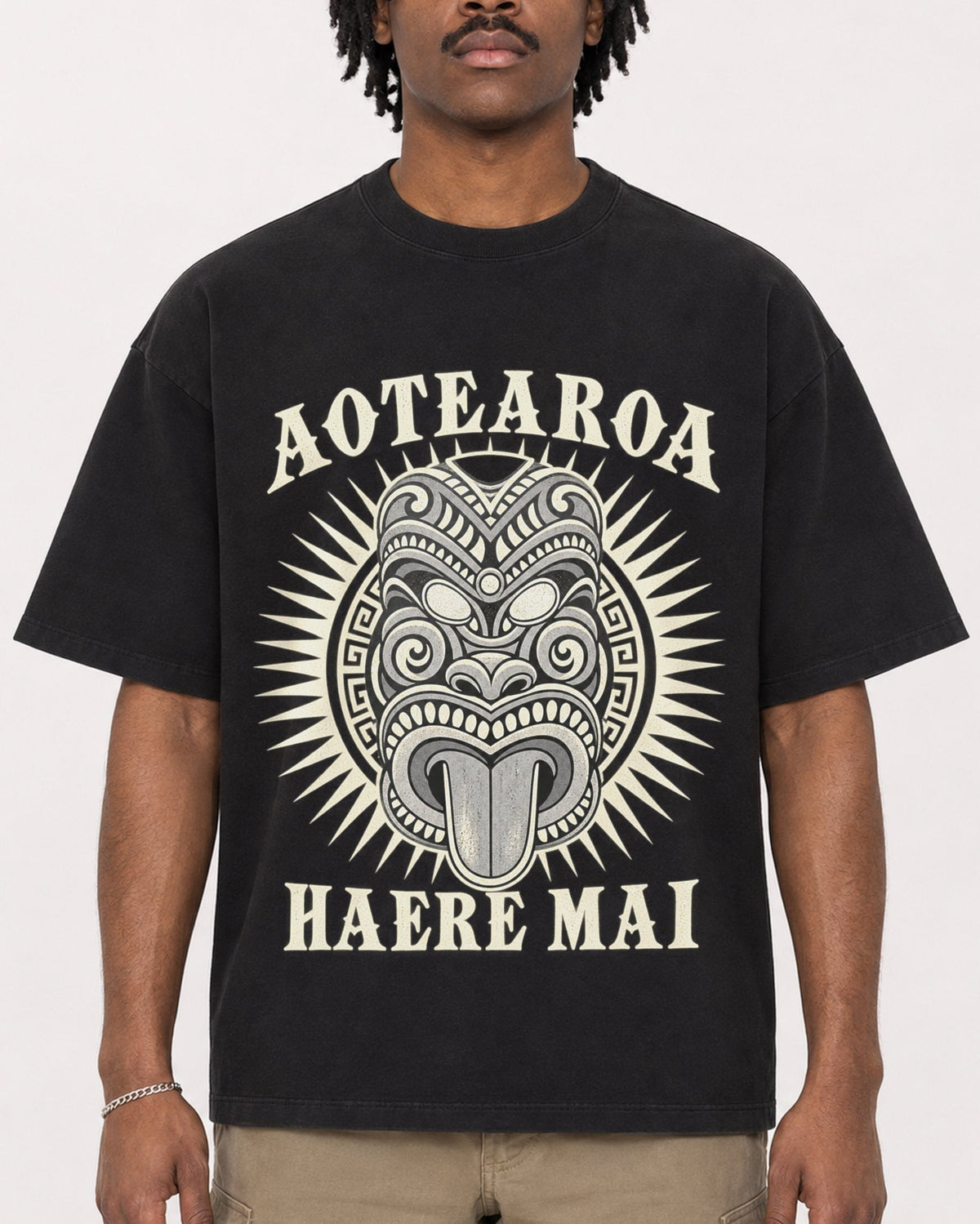 Mockup Boxy Heavyweight Tee Black male close-up 04