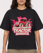 Mockup Boxy Heavyweight Tee Black female close-up 06
