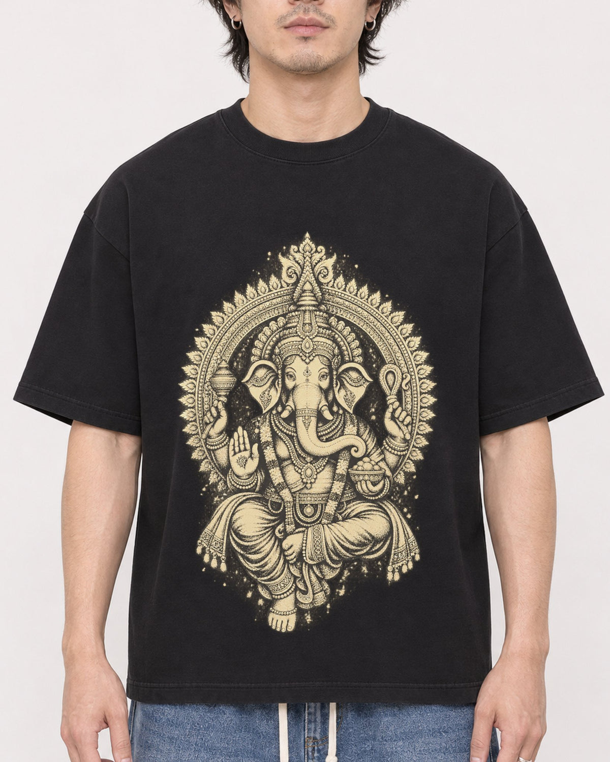Mockup Boxy Heavyweight Tee Black male close-up 03