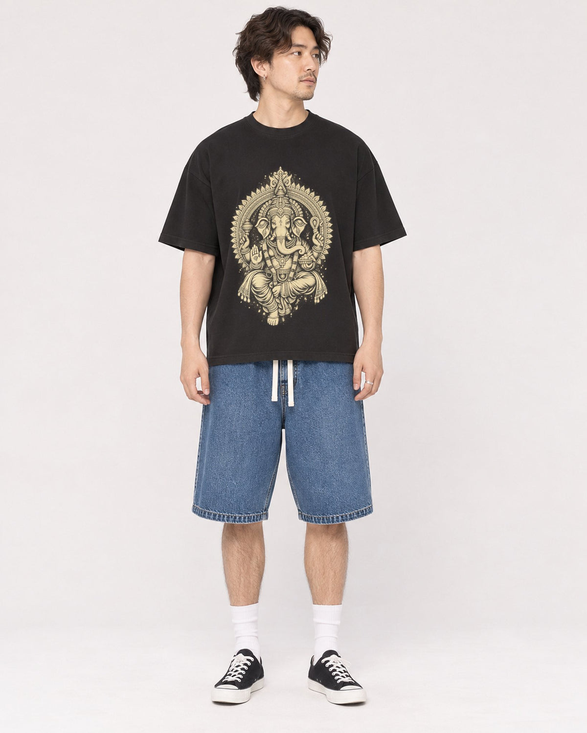 Mockup Boxy Heavyweight Tee Black male full-body 03