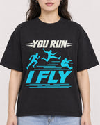 Mockup Boxy Heavyweight Tee Black female close-up 03