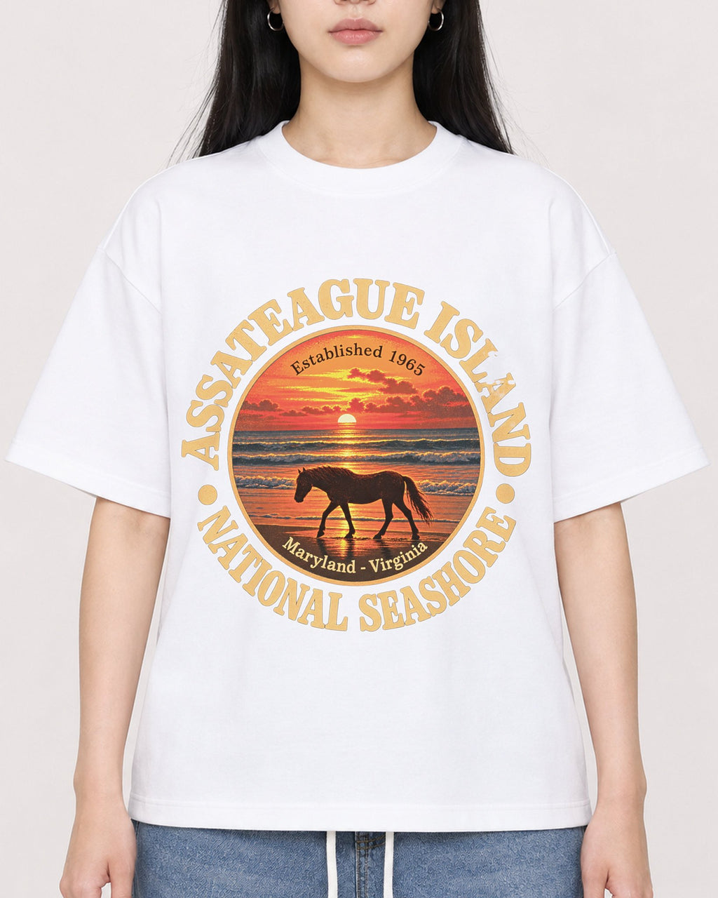 Mockup Boxy Heavyweight Tee White female close-up 01