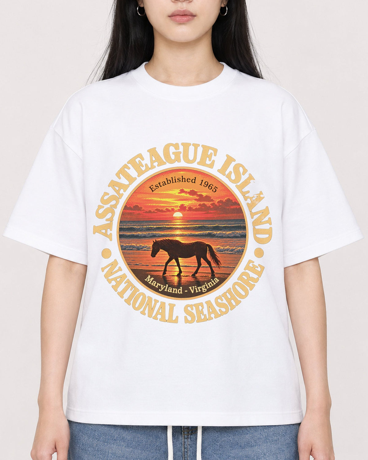 Mockup Boxy Heavyweight Tee White female close-up 01