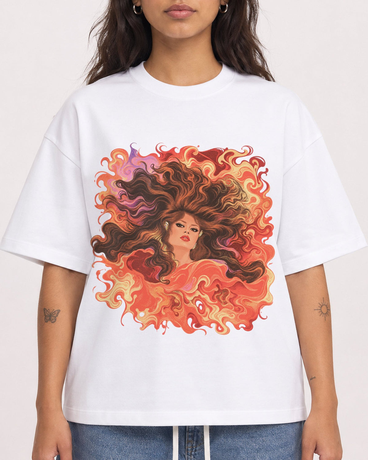 Mockup Boxy Heavyweight Tee White female close-up 06