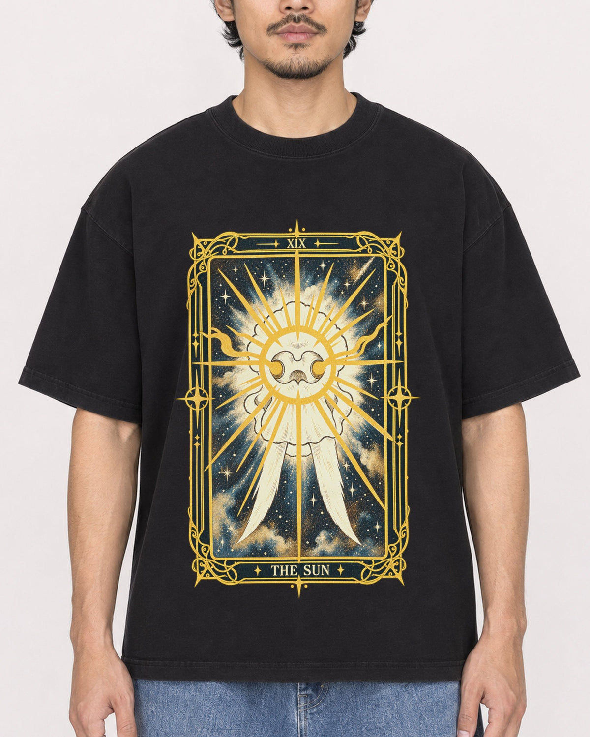 Mockup Boxy Heavyweight Tee Black male close-up 02