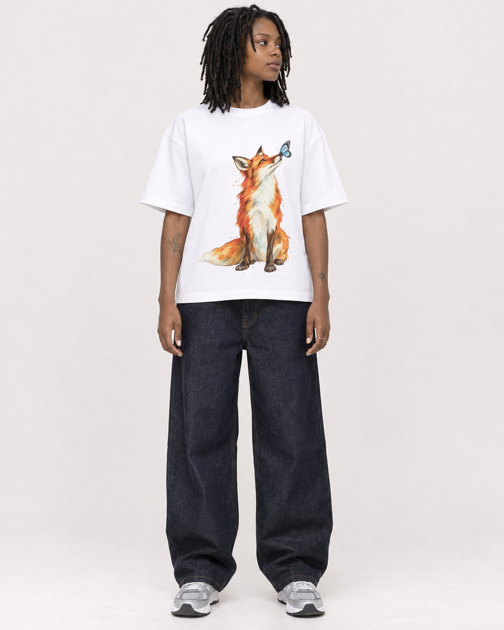 Mockup Boxy Heavyweight Tee White female full-body 24
