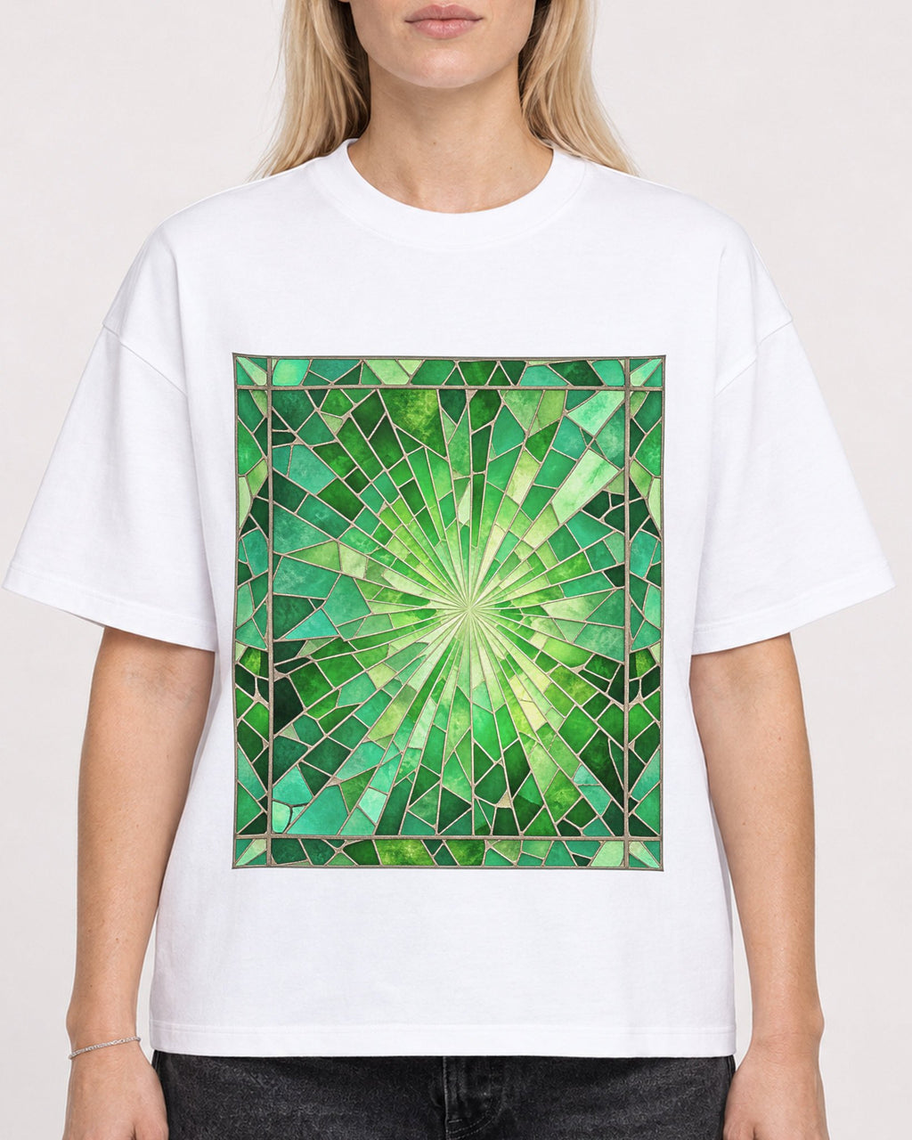Mockup Boxy Heavyweight Tee White female close-up 08