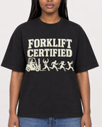 Mockup Boxy Heavyweight Tee Black female close-up 04