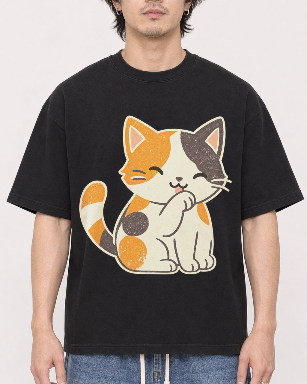 Mockup Boxy Heavyweight Tee Black male close-up 03