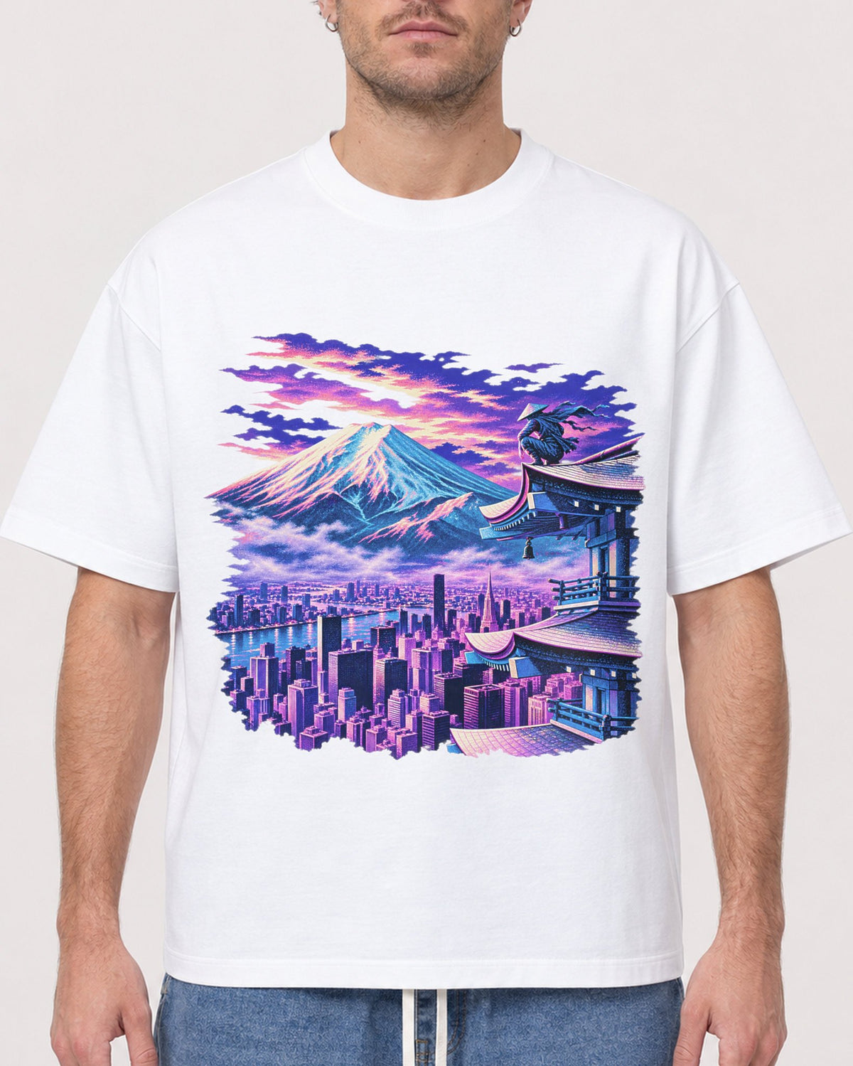 Mockup Boxy Heavyweight Tee White male close-up 08