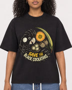 Mockup Boxy Heavyweight Tee Black female close-up 05