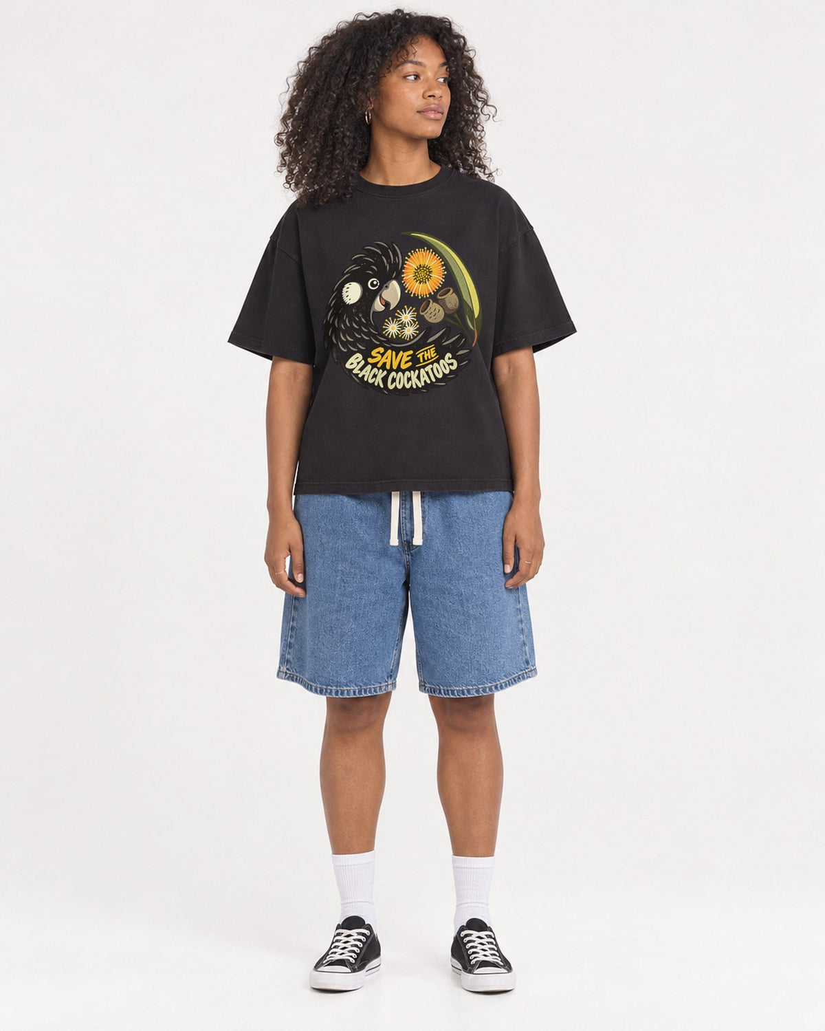 Mockup Boxy Heavyweight Tee Black female full-body 05