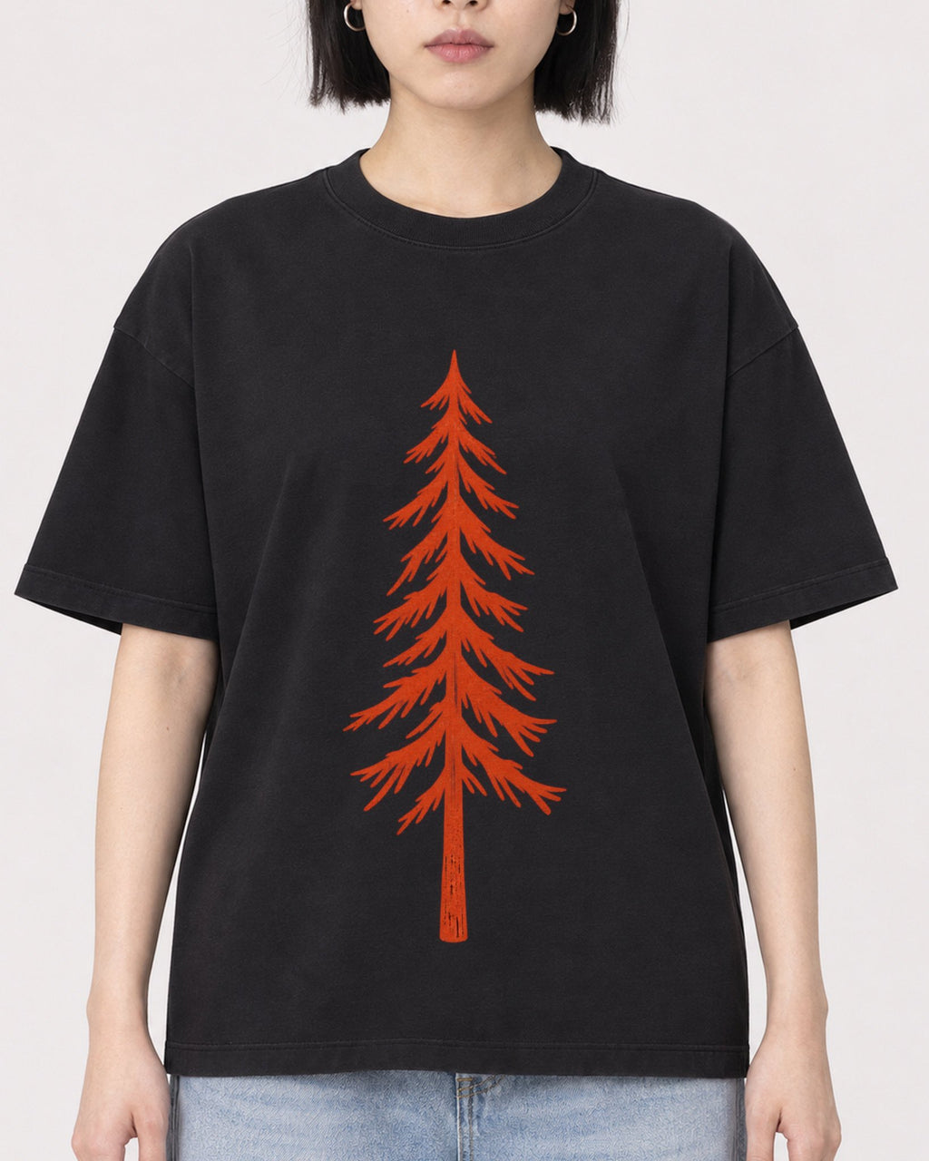 Mockup Boxy Heavyweight Tee Black female close-up 11