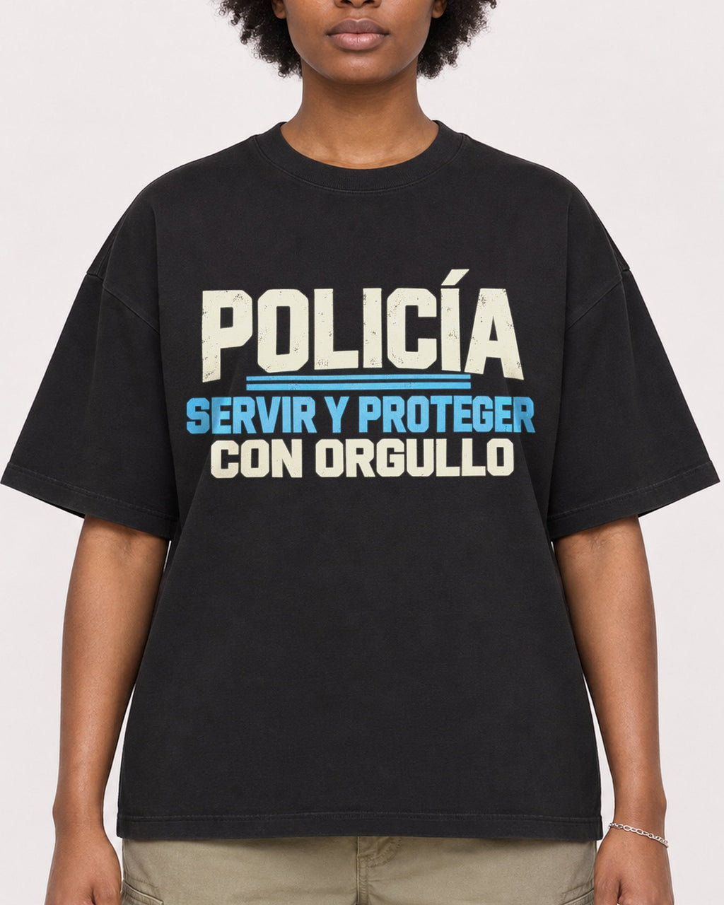 Mockup Boxy Heavyweight Tee Black female close-up 14