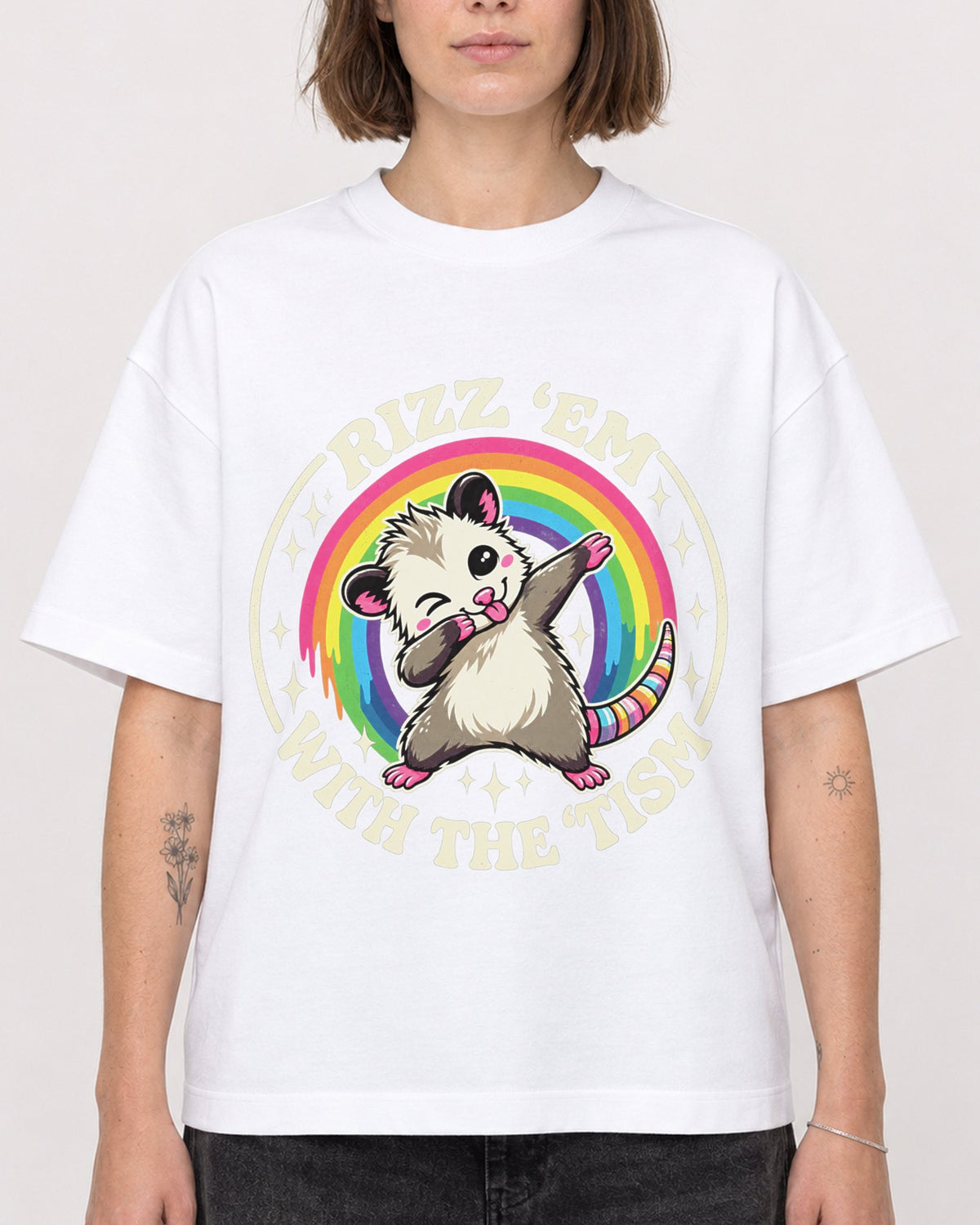 Mockup Boxy Heavyweight Tee White female close-up 18