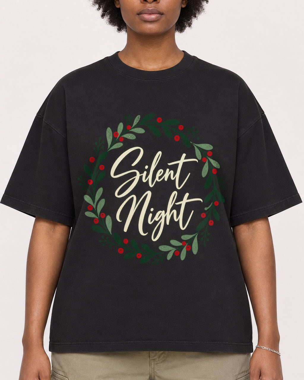 Mockup Boxy Heavyweight Tee Black female close-up 14